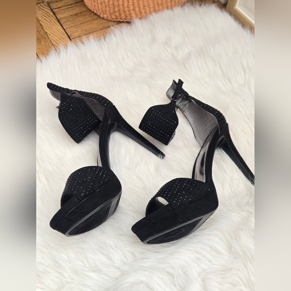 Carlos Santana Black Studded Heels